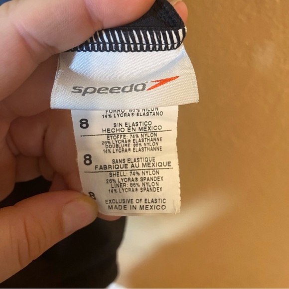 Speedo Women’s swimsuit Moderate Coverage One Piece Swimsuit Size 8 - Picture 5 of 5